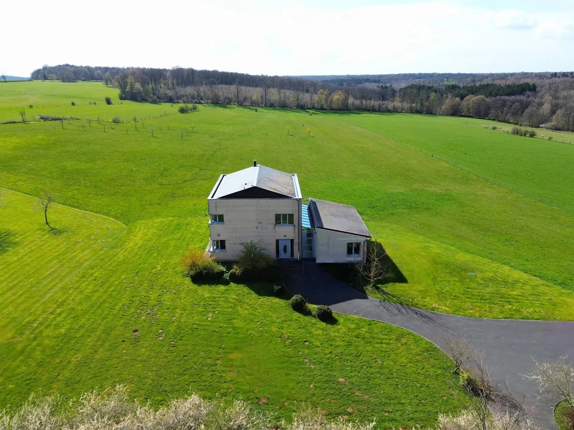 Huis — 4