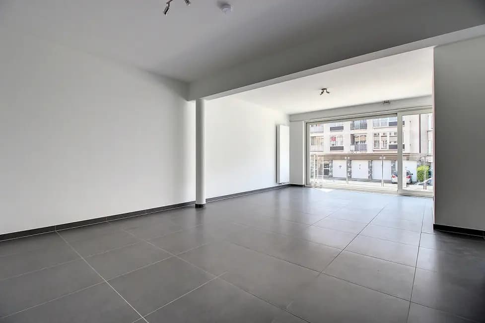 TE HUUR - Appartement met 2 slaapkamers + tuin — 3