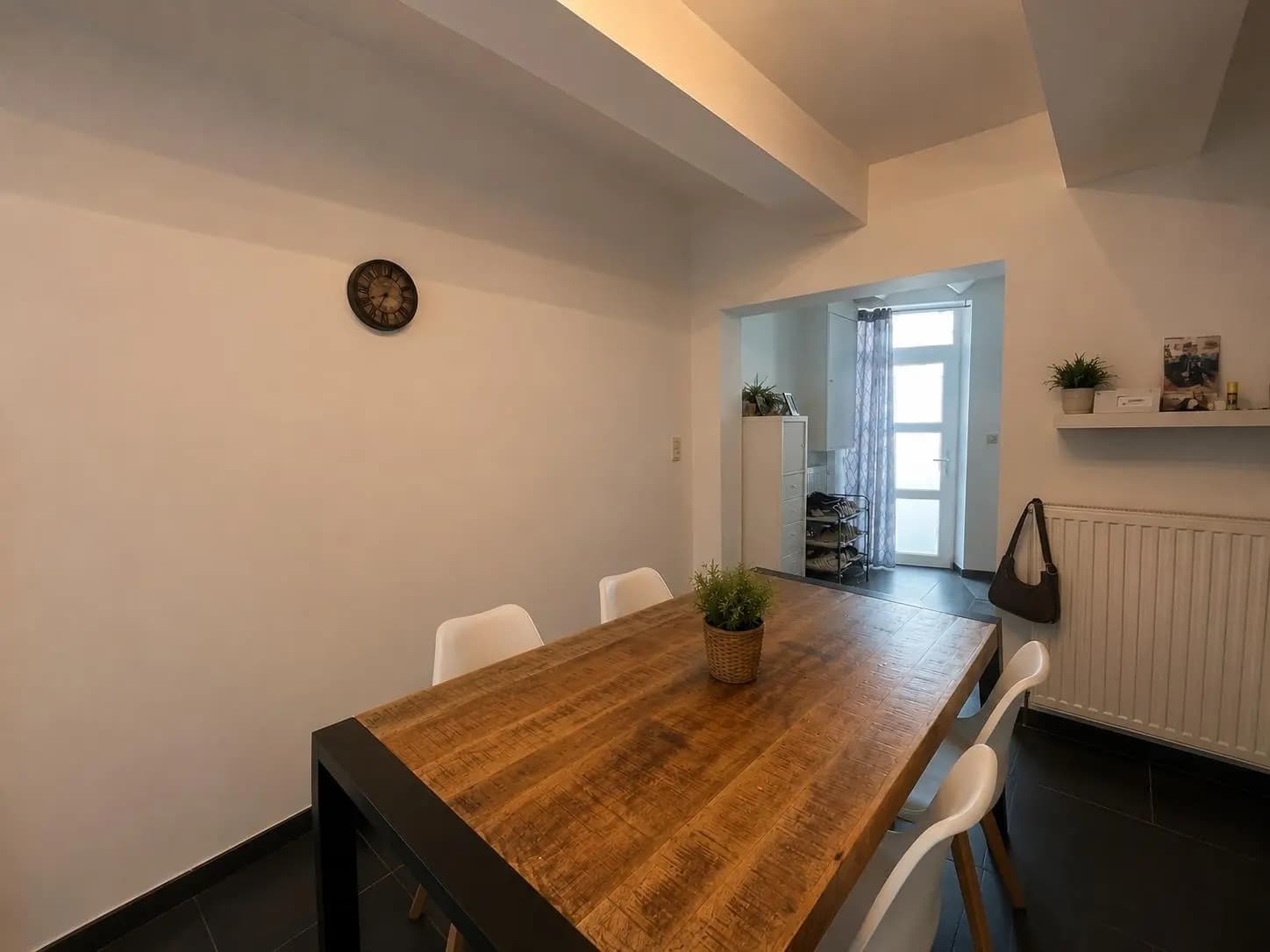 Huis — 3
