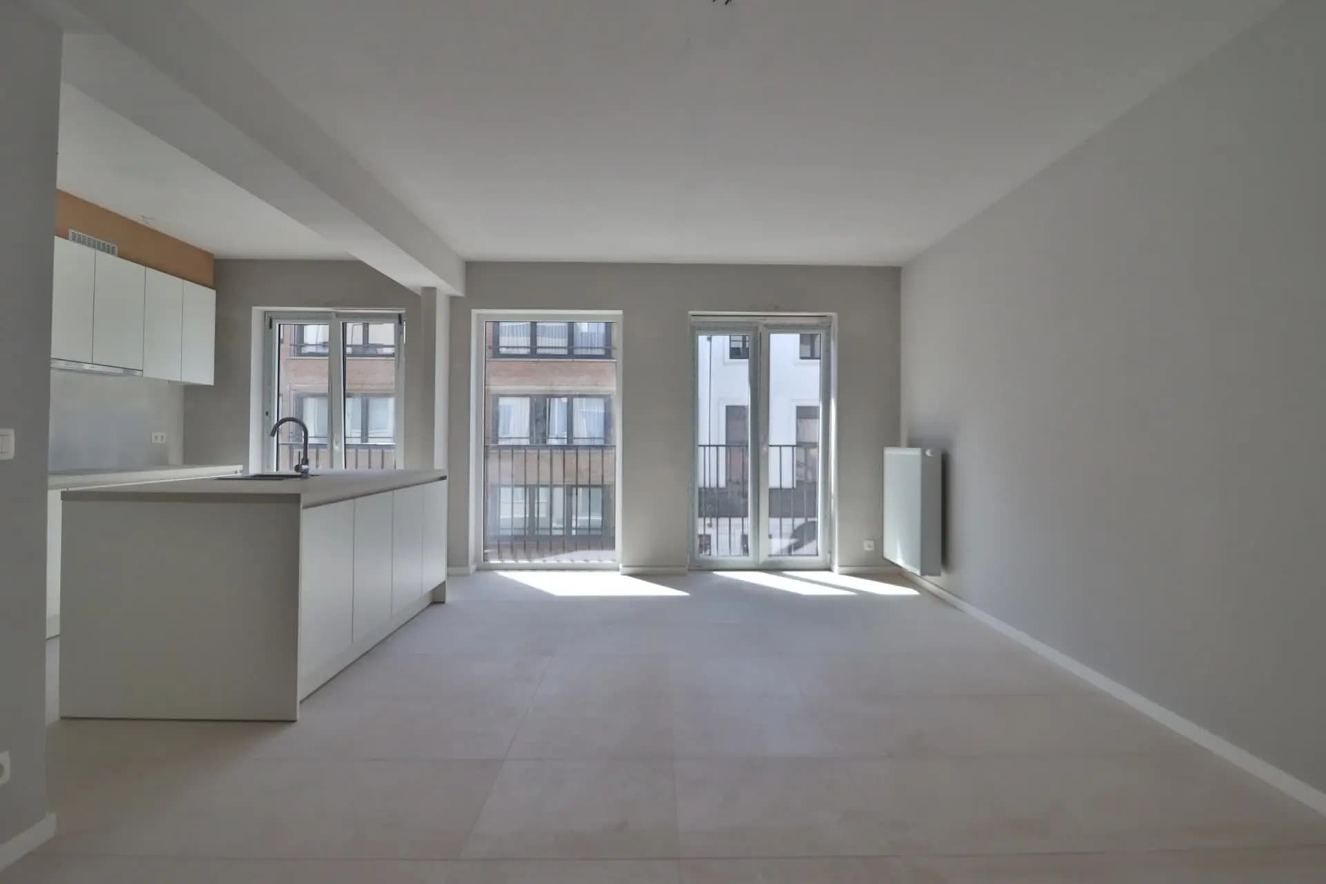 ruim en gerenoveerd appartement met twee slaapkamers — 3