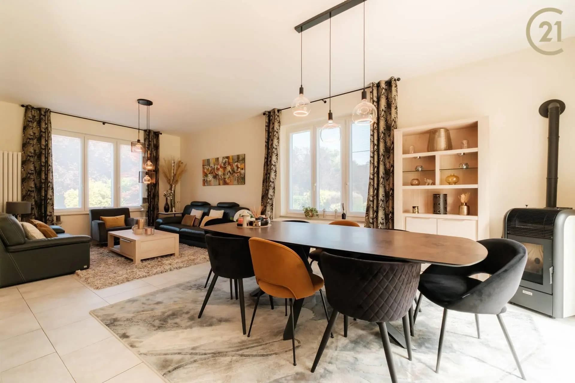 villa — 4