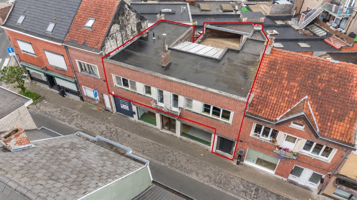 Appartement (180m²!) met privatieve inkom en riant terras