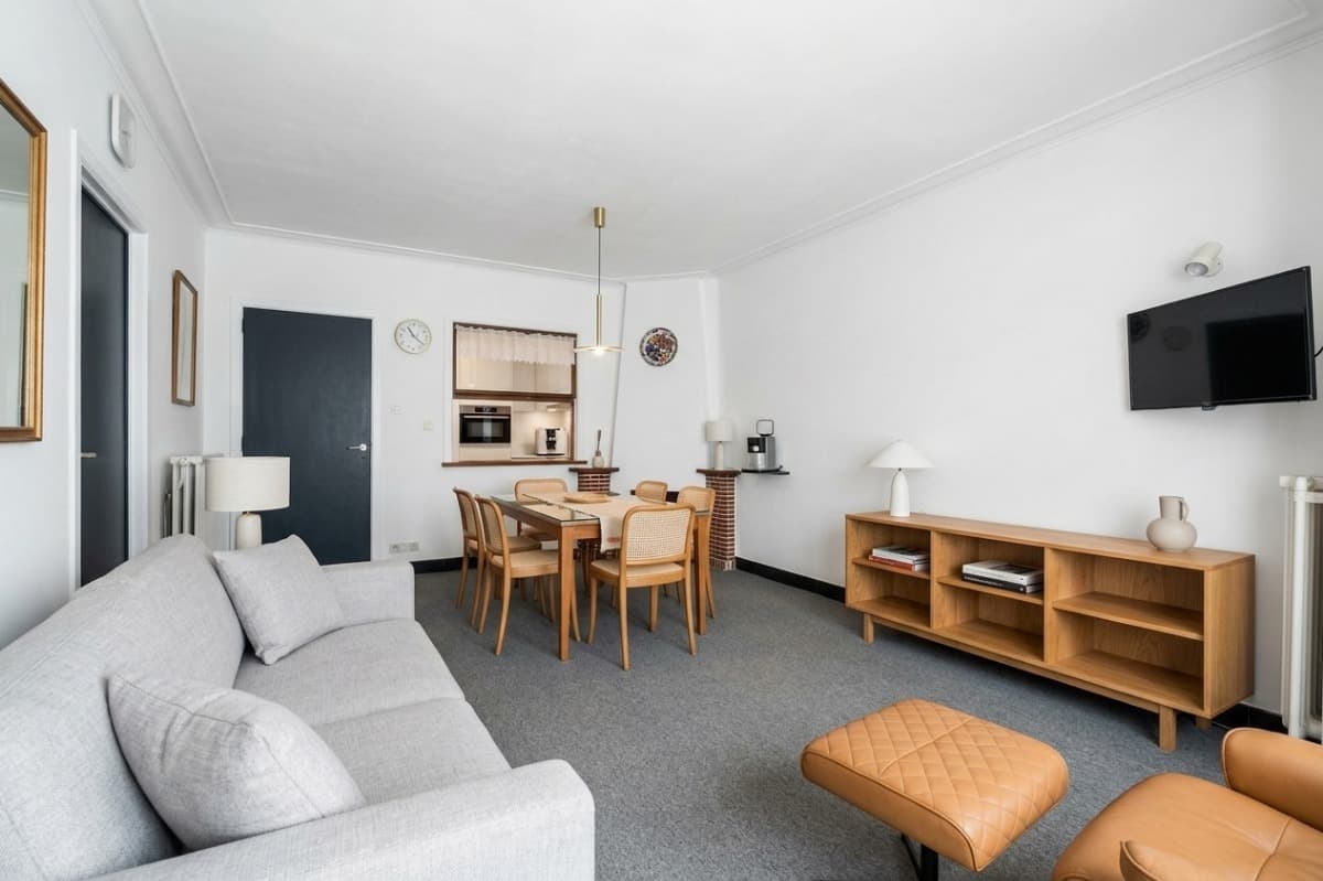 Appartement met zijdelings zeezicht te koop in Oostende