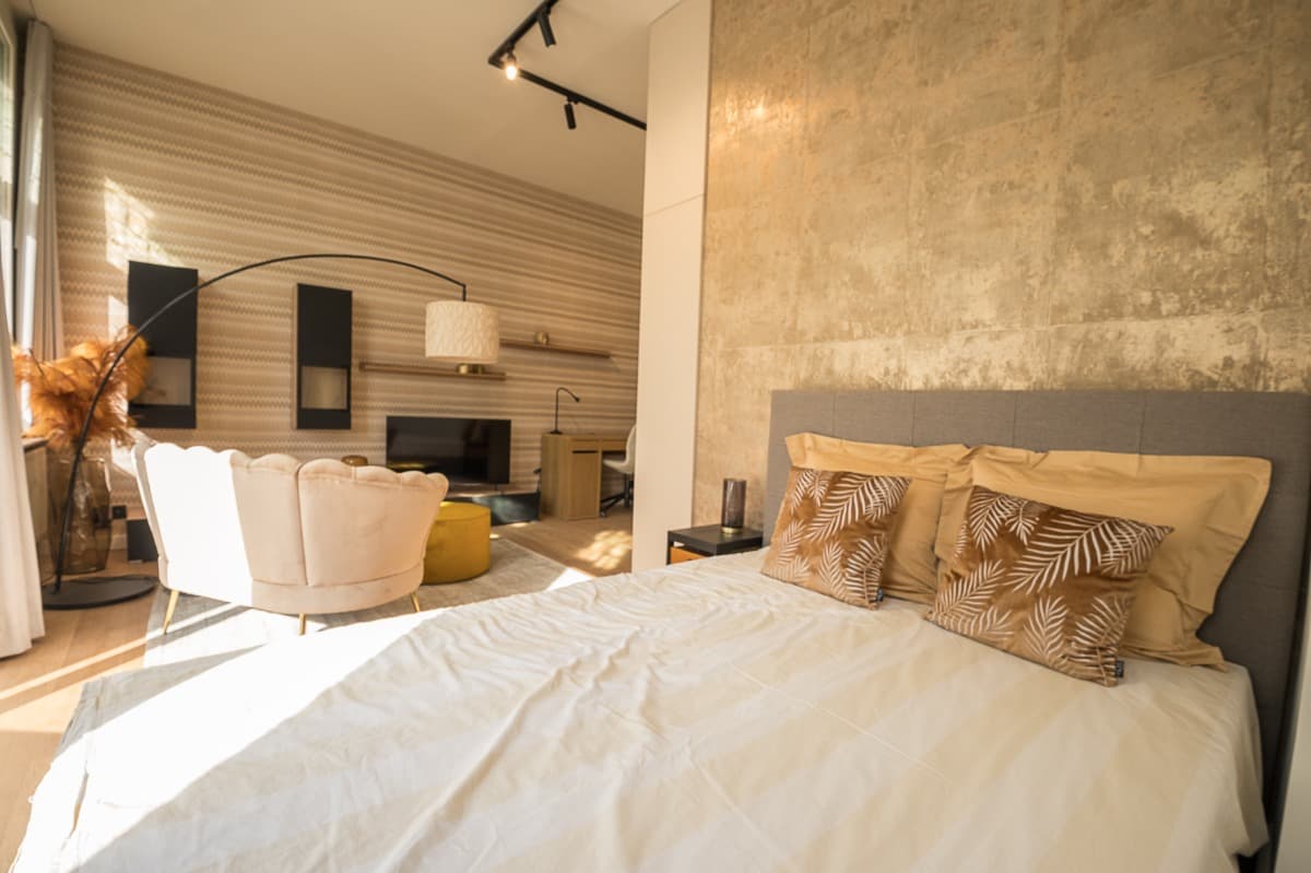 Drie luxueuze studentenkamers te koop in Brugge