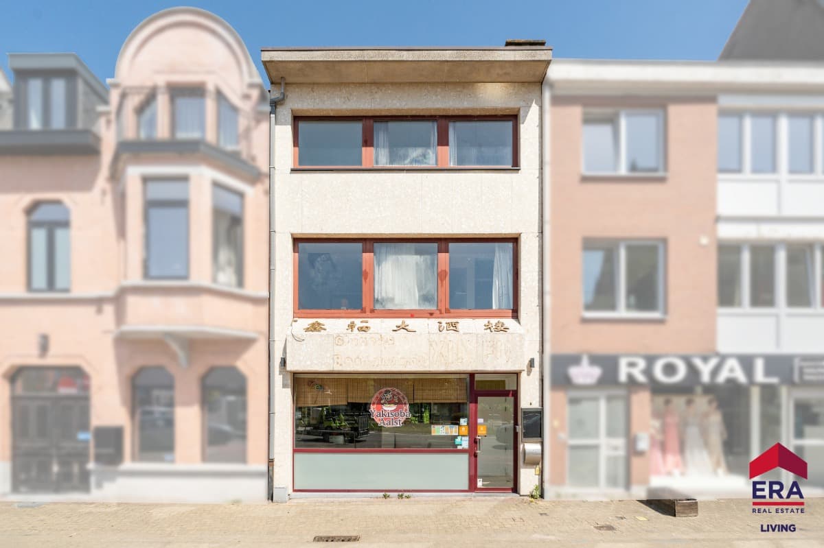 Handelsruimte met gezinswoning & tuin op toplocatie te Aalst