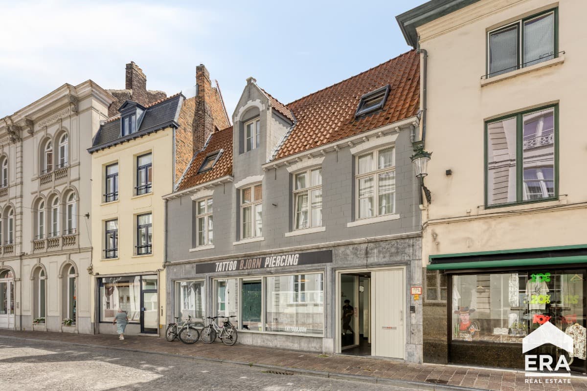 Instapklaar handelshuis op toplocatie in Brugge