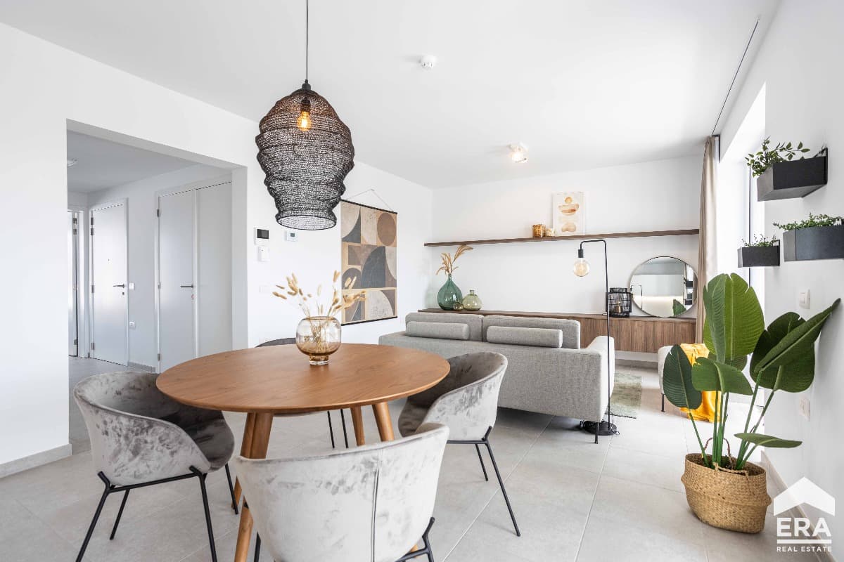 Moderne serviceflat met en terras in centrum Aalst