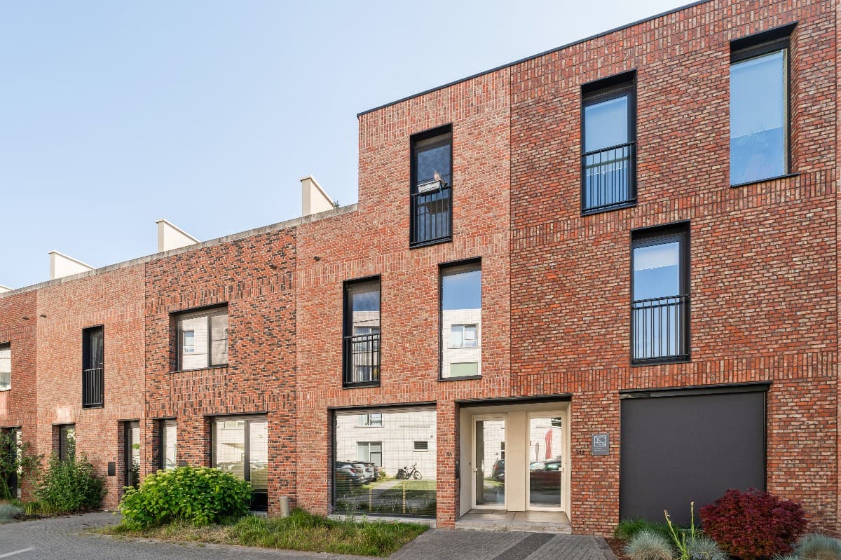 Recente BEN-woning met tuin, 2 terrassen en parkeerplaats