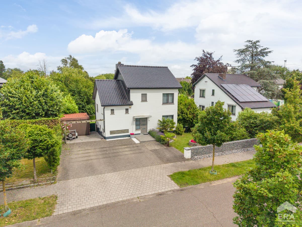Ruime gezinswoning met mooie tuin nabij Hasselt centrum