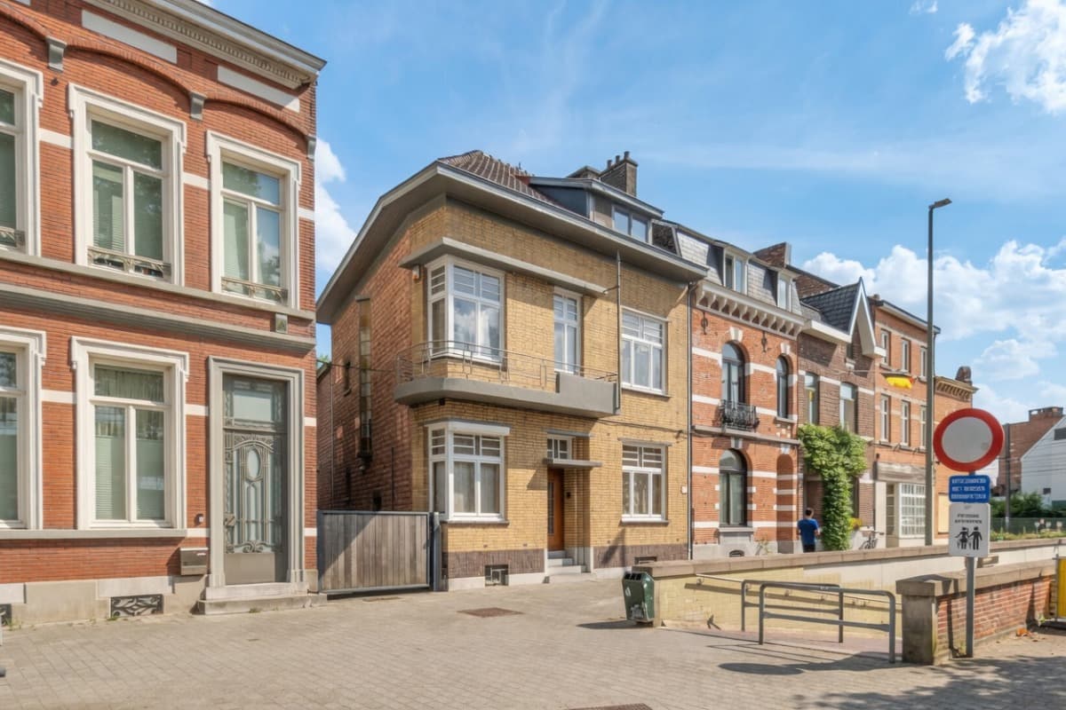 Ruime woning met 5 slaapkamers in Hasselt-centrum