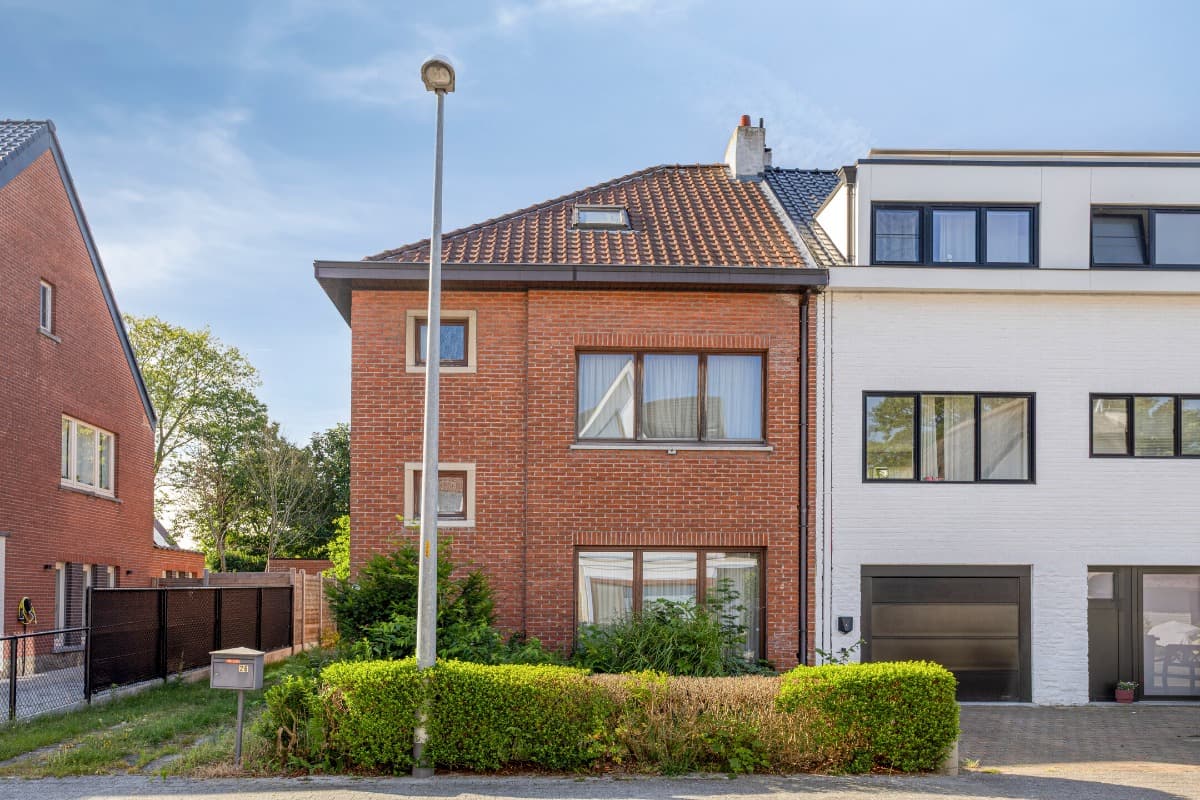 Rustig gelegen HOB met tuin en garage