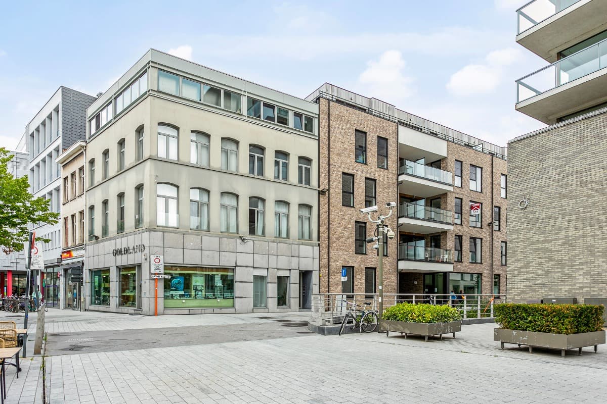 Te Huur: assistentiewoning met terras op toplocatie