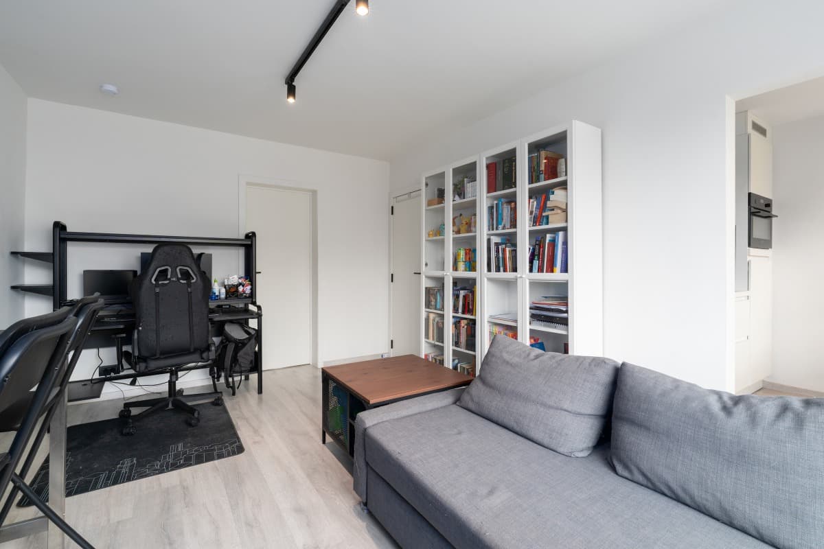 Volledig gerenoveerd appartement met terras en groen zicht