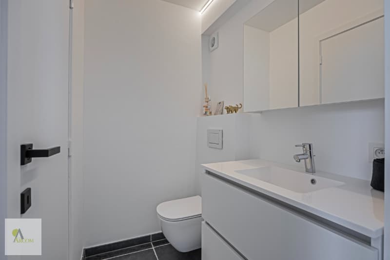 Res. "St. Christophe"  -Penthouse  802 — 6