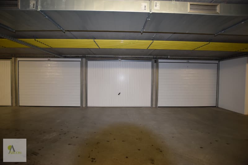 Garage te koop  !  Perfecte ruimte voor uw voertuig! — 3