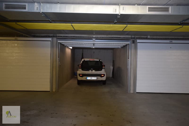 Garage te koop  !  Perfecte ruimte voor uw voertuig! — 5