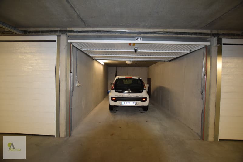 Garage te koop  !  Perfecte ruimte voor uw voertuig! — 7