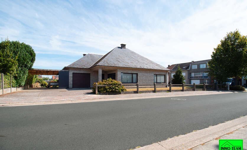 Huis - Te koop — 2