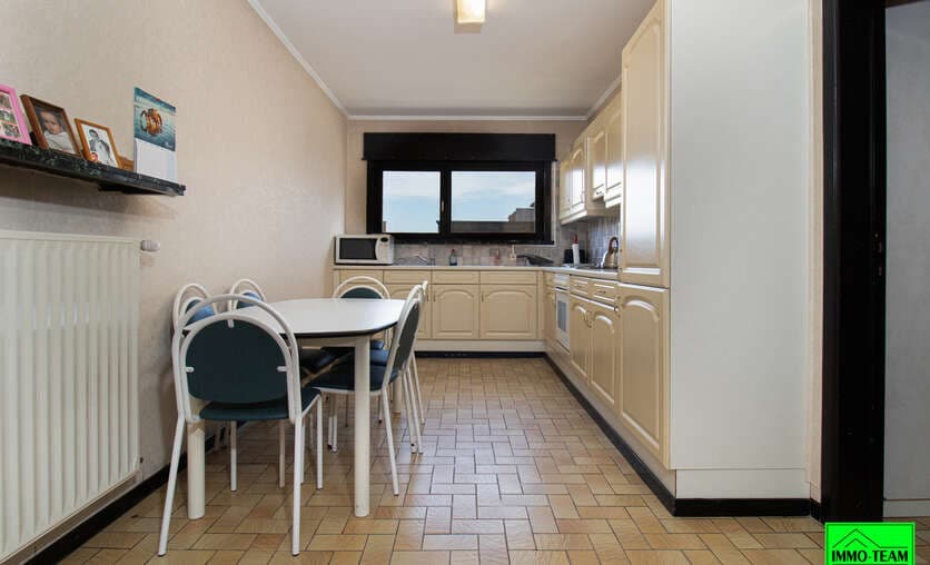 Huis - Te koop — 8