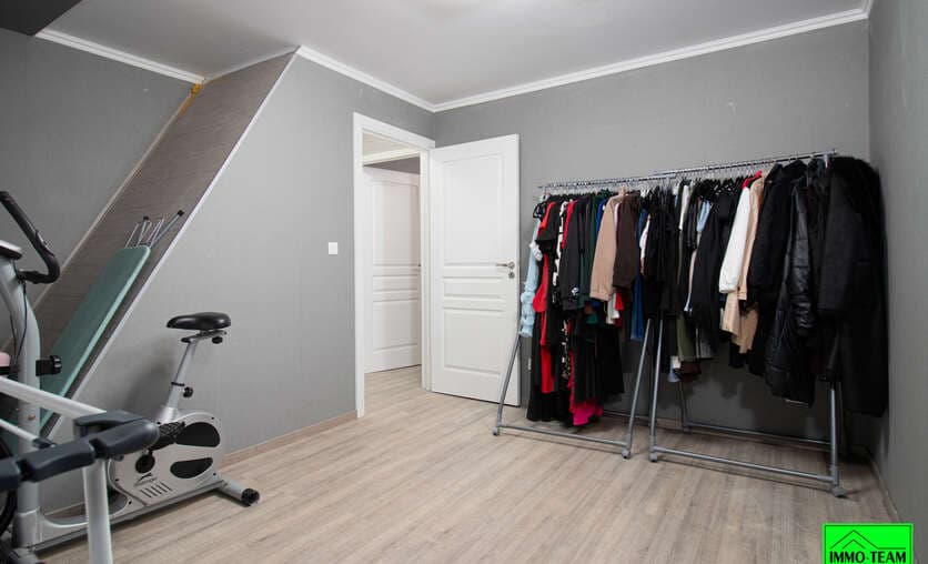 Huis - Te koop — 9