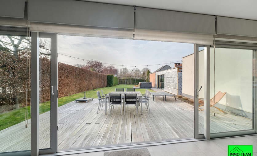 Villa - Te koop — 2