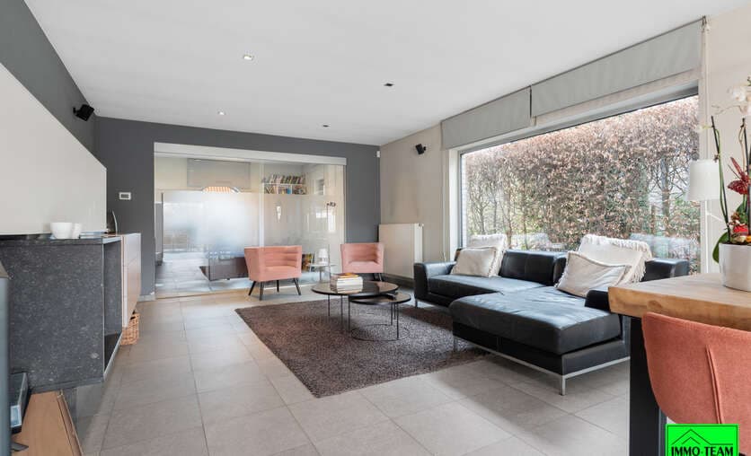 Villa - Te koop — 4