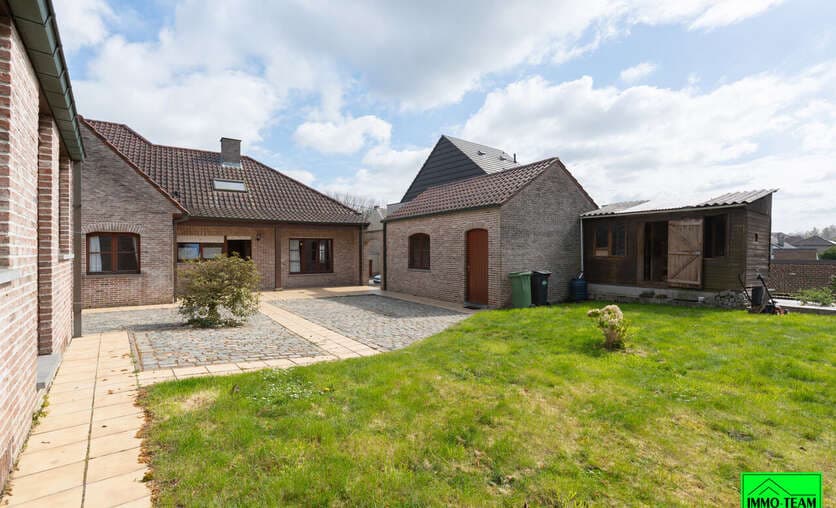 Huis - Te koop — 9