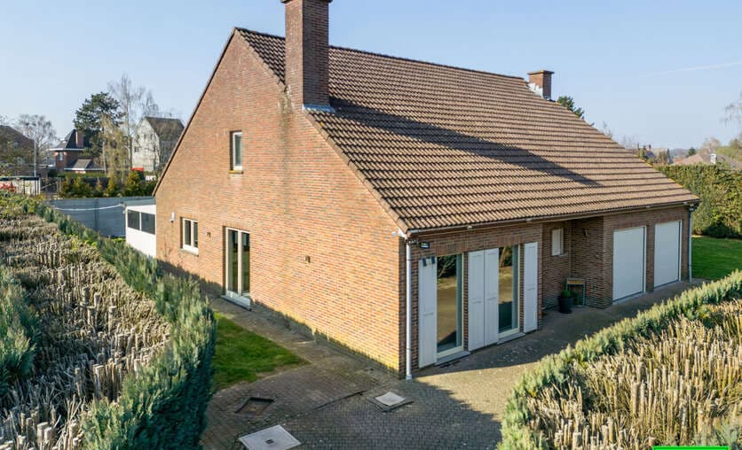 Villa - Te koop — 2