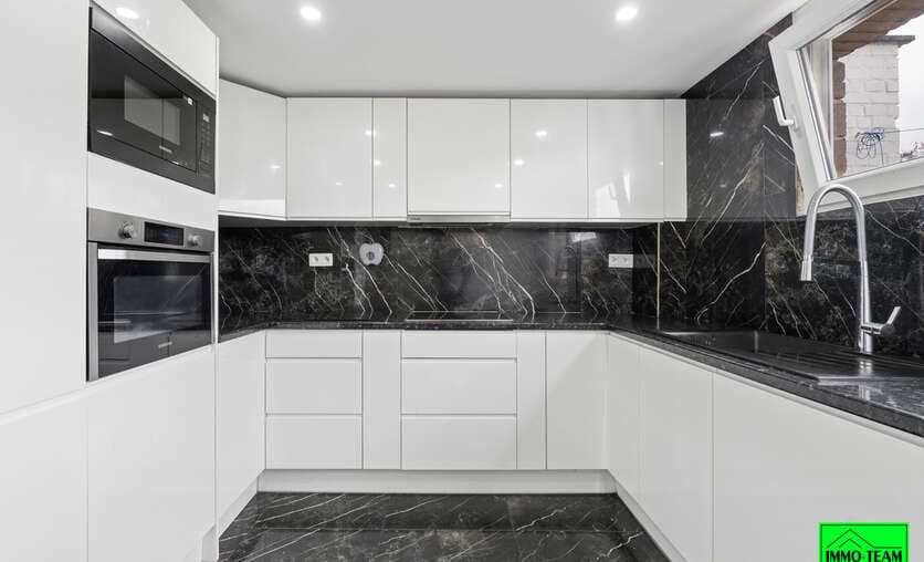 Appartementsgebouw - Te koop — 5