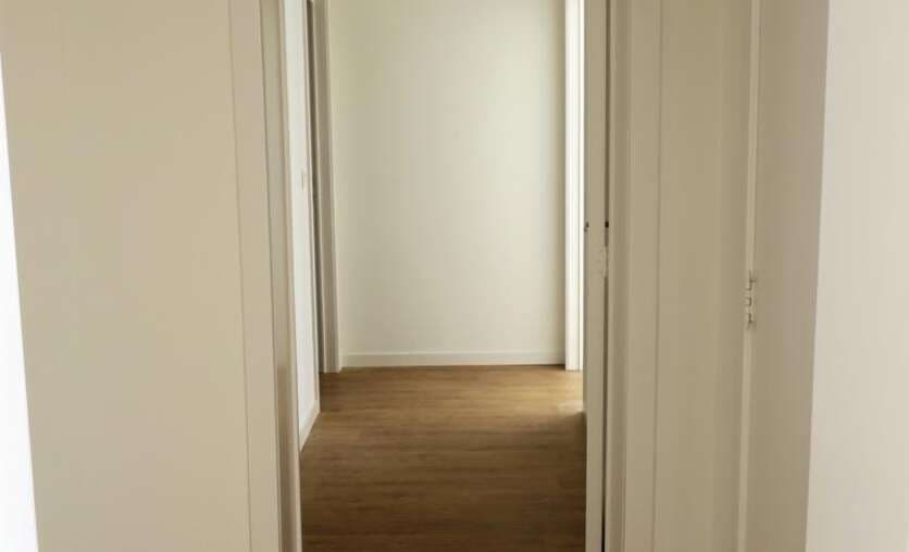 Gelijkvloerse verdieping - Te huur — 3