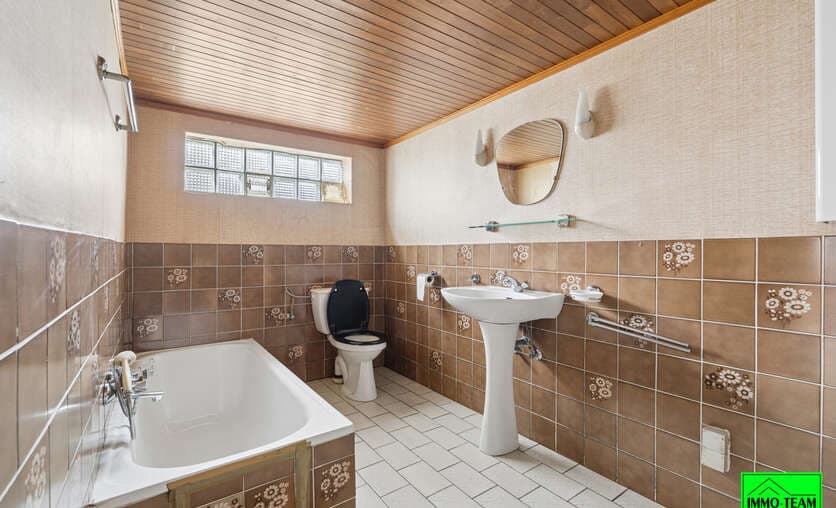 Huis - Te koop — 9