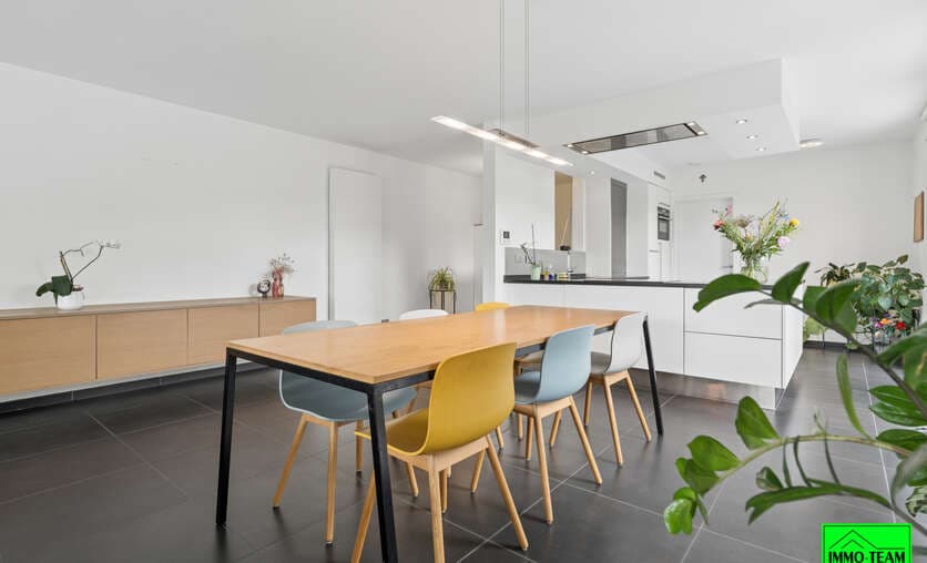 Huis - Te koop — 4