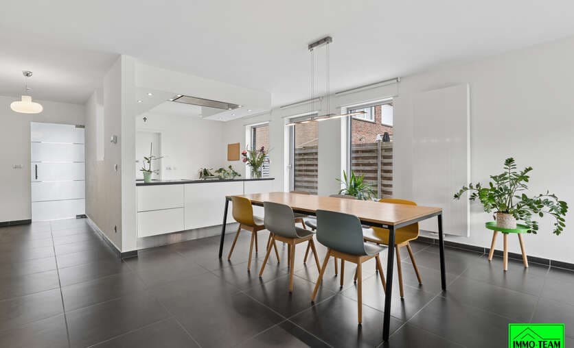 Huis - Te koop — 9