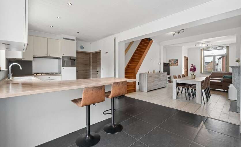 Huis - Te koop — 8