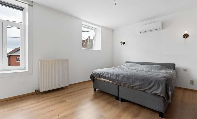 Huis - Te koop — 9