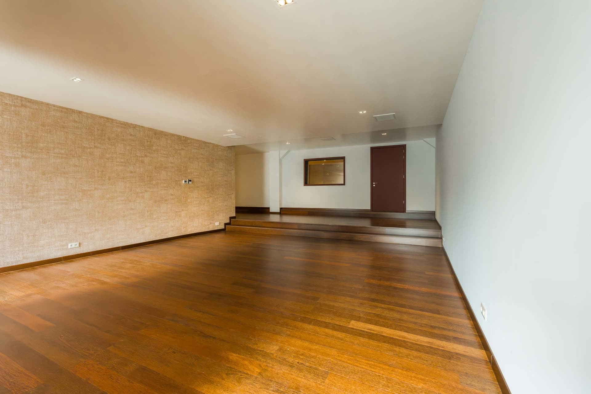 Commerce - 1332 Rixensart Genval - 7781385 — 6